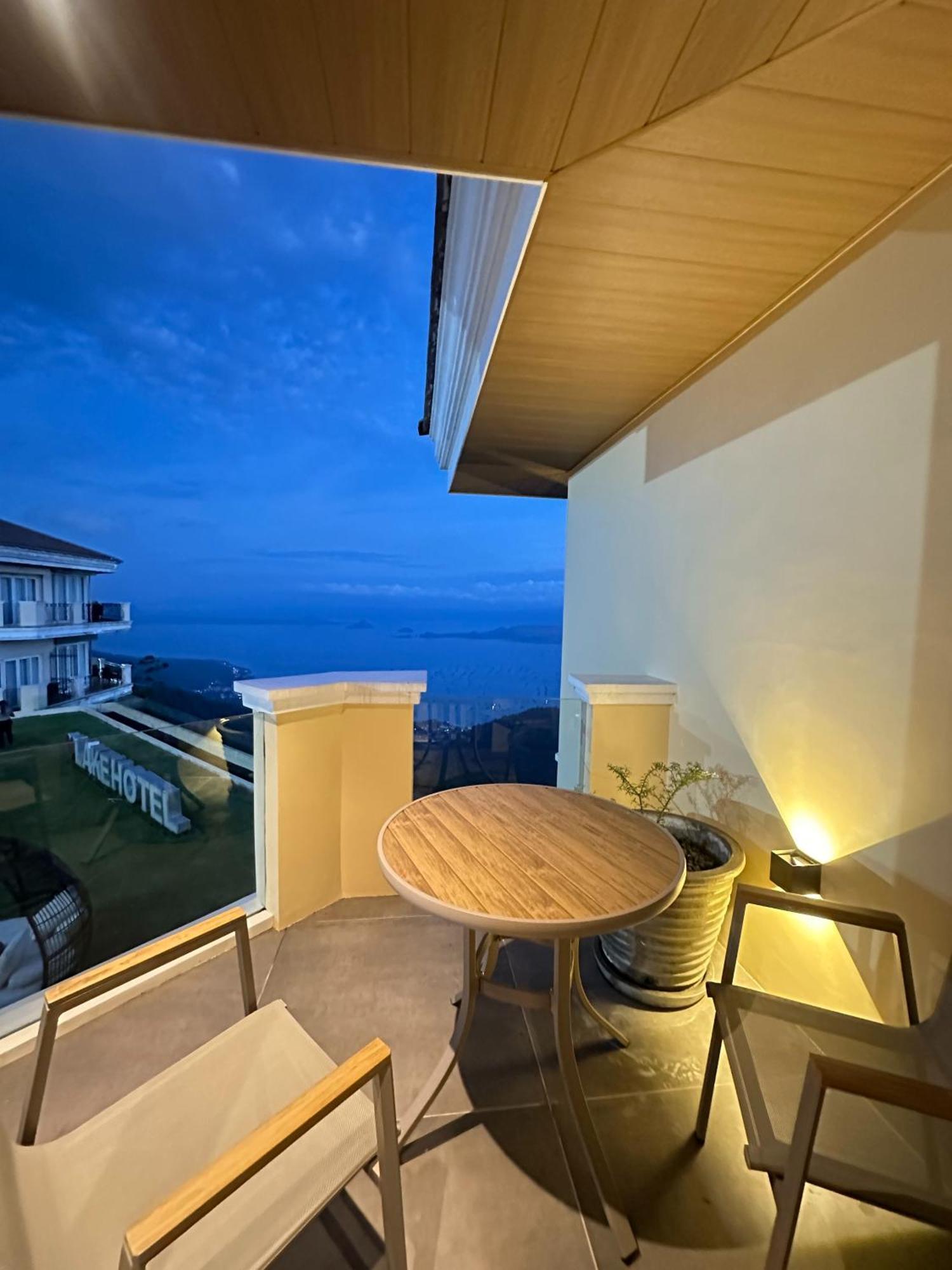 Camera Luxury Vista Lago